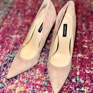 Size 9 Taupe Suede Nine West “Fresh” Pointy Toe Pumps 4” heel